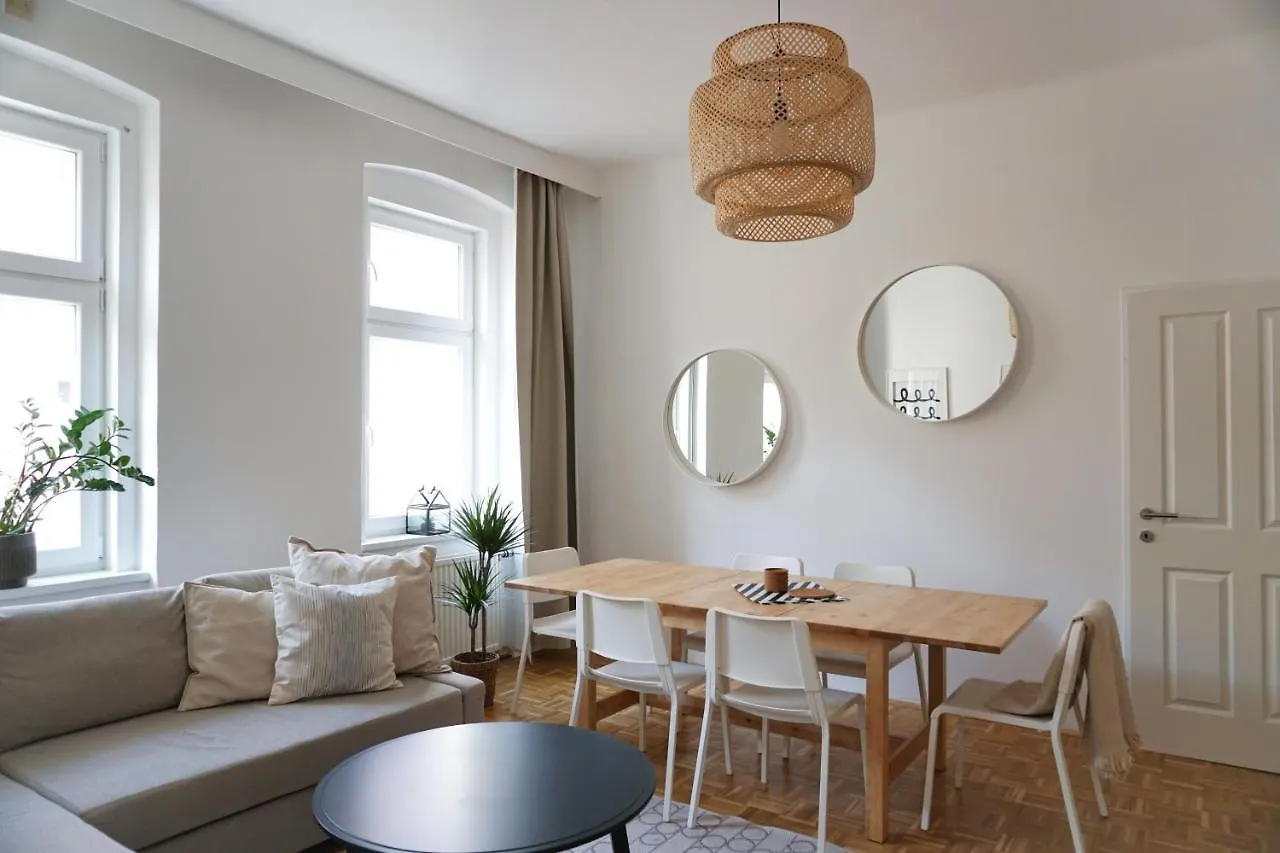 StayOver - Noble, Großzügige Apartments am Hernals Wien 0*,