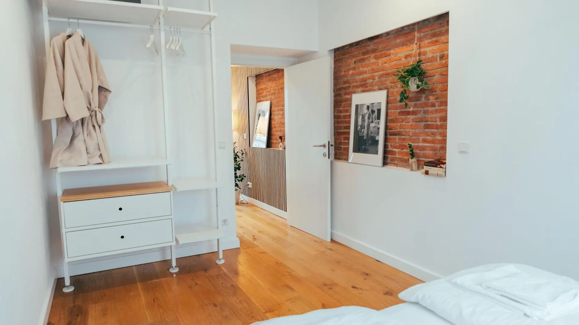 Large Apartments - Great For Groups - With Balcony Or Terrace Vienna