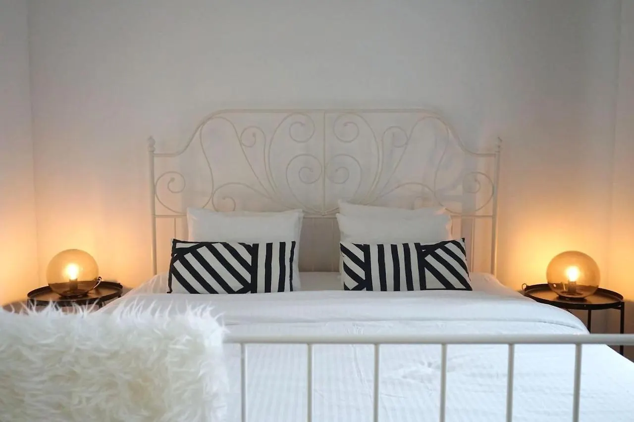 Large Apartments - Great For Groups - With Balcony Or Terrace Vienna 0*,  Austria
